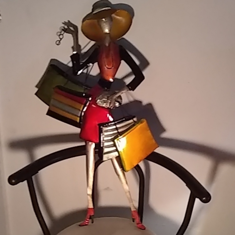 Meet your Posher, Olivia